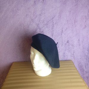 Wool Beret 100% WOOL beret in Navy BLUE Minimalist, Trendy, Fashionista vibes